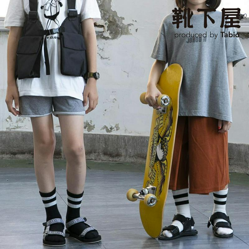 【全品送料無料～6/26 09:59迄】【あす楽】【公式 靴下屋】 キッズ 2ライン ショートソックス 16～18cm / 靴下 タビオ Tabio くつ下 ショート ソックス キッズ 子供 子供用靴下 日本製