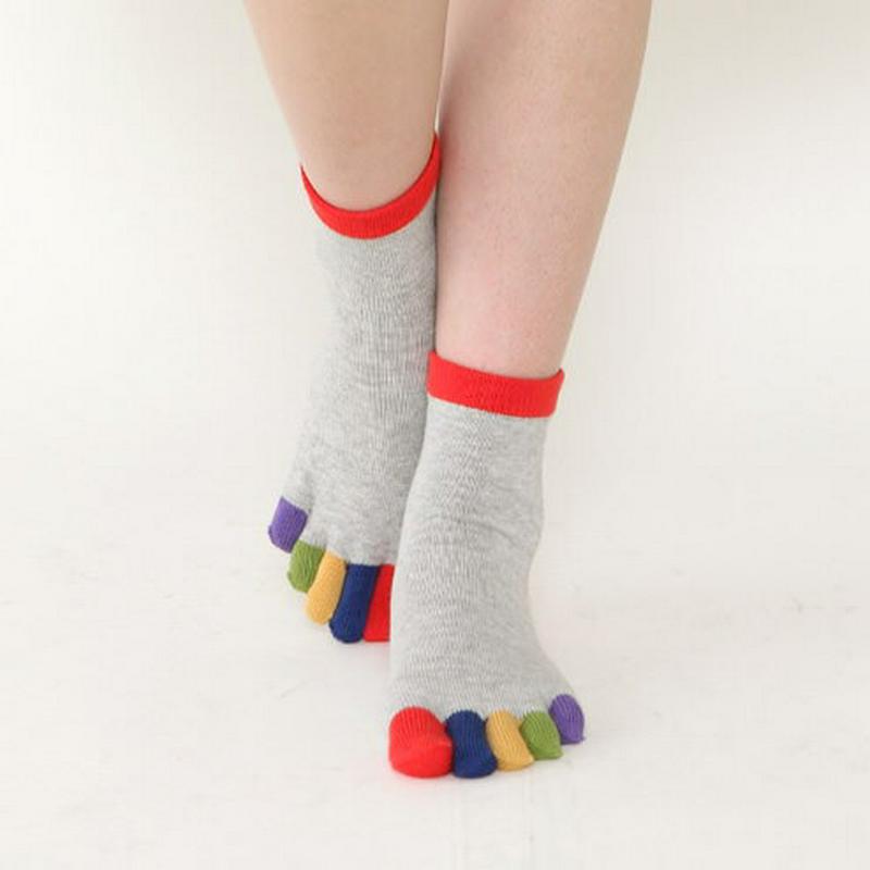 【全品送料無料～6/26 09:59迄】【あす楽】【公式 Tabio】 指先レインボー 五本指 ショートソックス / 靴下屋 靴下 タビオ くつ下 レディース 木村カエラさん着用商品 五本指ソックス 五本指靴下 5本指ソックス 5本指靴下 5本指色違いショートソックス 白 日本製