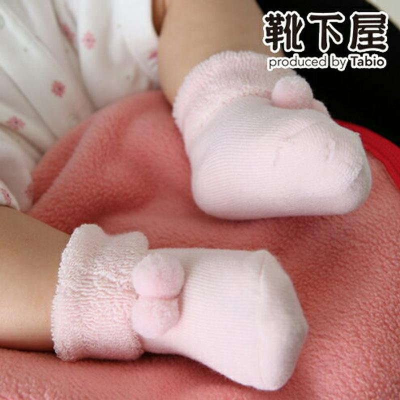 【全品送料無料～6/26 09:59迄】【あす楽】【公式 靴下屋】 ベビー ボンボンつき折り返しソックス / 靴下 タビオ Tabio くつ下 ベビー ベビーソックス 子供 子供用靴下 出産祝い ギフト 日本製