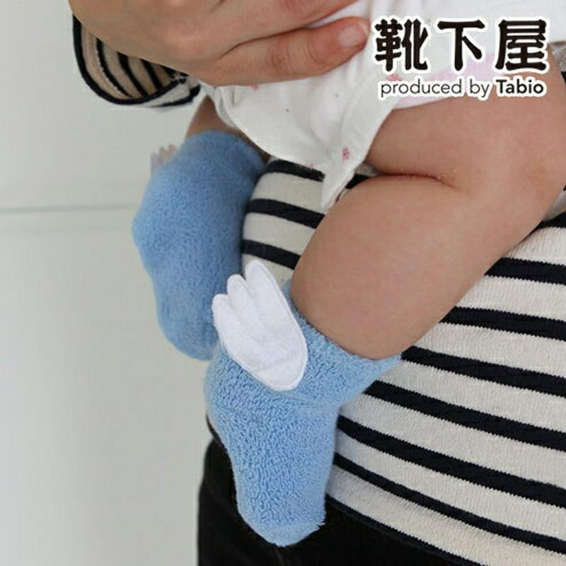 【全品送料無料~6/26 09:59迄】【あす楽】【公式 靴下屋】 ベビー 天使の羽付きソックス / 靴下 タビオ Tabio くつ下 ベビー ベビーソックス 子供 子供用靴下 出産祝い ギフト 白 日本製