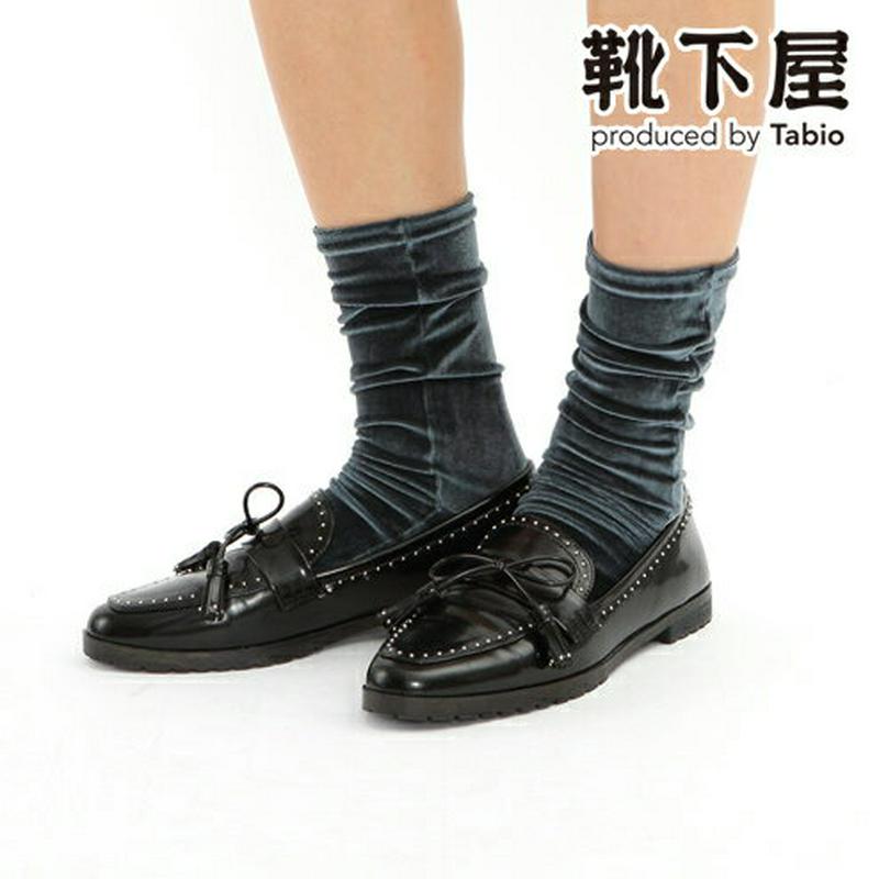 【全品送料無料★～12/26 09:59迄】【あす楽】【公式 Tabio】 縫製ベロアソックス / 靴下屋 靴下 タビオ くつ下 クルー レディース 日本製 2312de