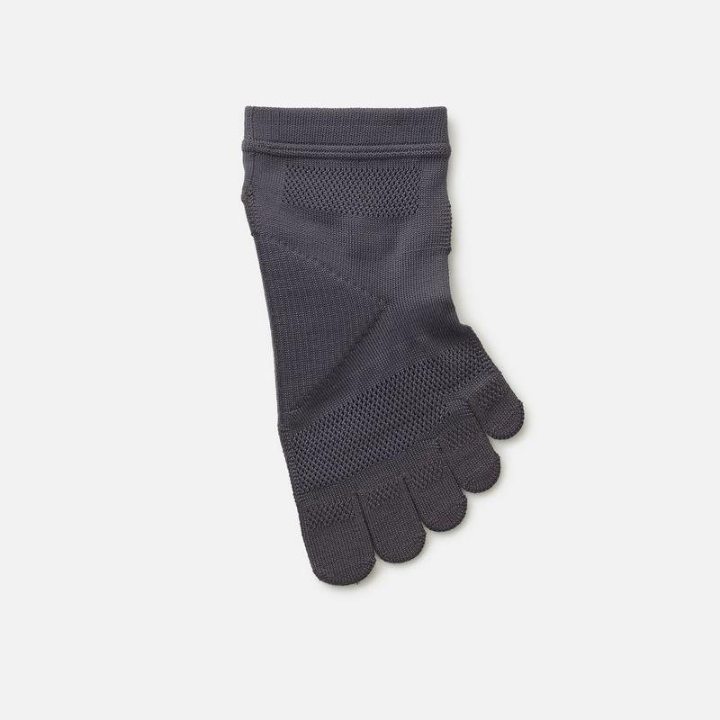 【あす楽】【TABIO SPORTS】 レーシングラン 五本指ソックス オールウェザー ドライ 23.0〜25.0cm チャコール / 靴下屋 靴下 タビオ タビオスポーツ Tabio くつ下 ショート 5本指 五本指 5本指靴下 五本指靴下 5本指ソックス レディース 日本製 ¬¬