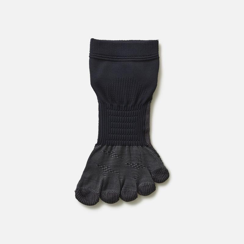 【あす楽】【TABIO SPORTS】 サッカー ソックス フットボール 5本指 ショートソックス 27〜29cm クロ×シルバー / 靴下屋 靴下 サッカーソックス ストッキング タビオ タビオスポーツ フットサル 五本指ソックス くつ下 メンズ 日本製 　 ¬