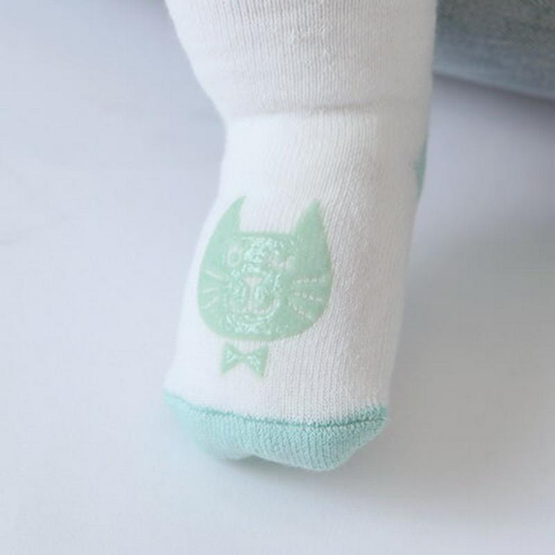 【全品送料無料～6/26 09:59迄】【あす楽】【公式 靴下屋】 ベビー 暗闇で光る猫パイルハイソックス7～9cm / 靴下 タビオ Tabio くつ下 ベビー ベビーソックス 子供 子供用靴下 出産祝い ギフト 日本製