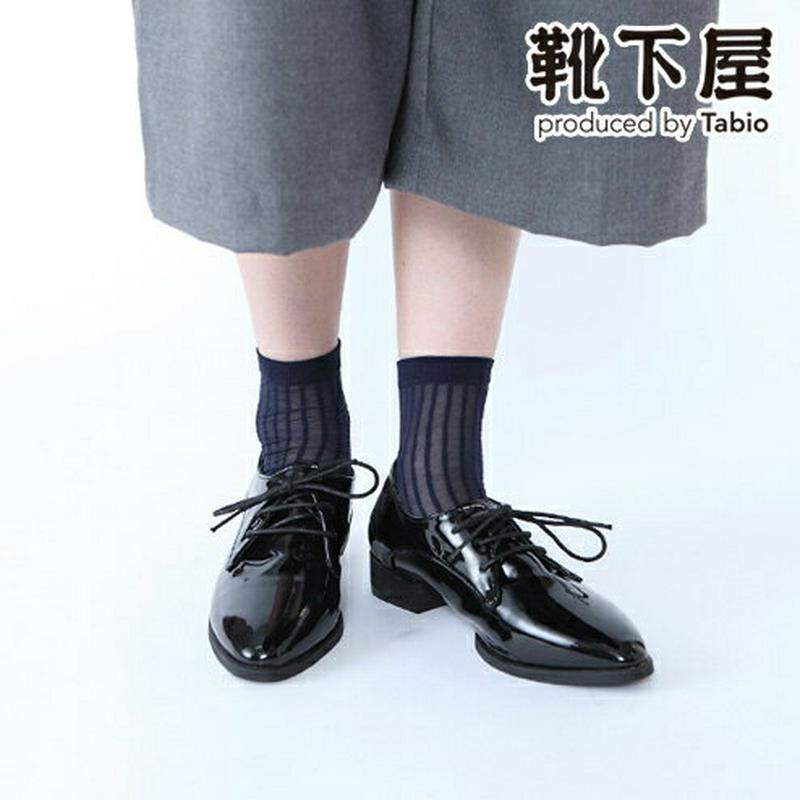 【全品送料無料★〜6/11 23:59迄】【あす楽】【靴下屋】 シースルーストライプ柄ショートソックス / 靴下 タビオ Tabio くつ下 レディース 日本製 2206ka