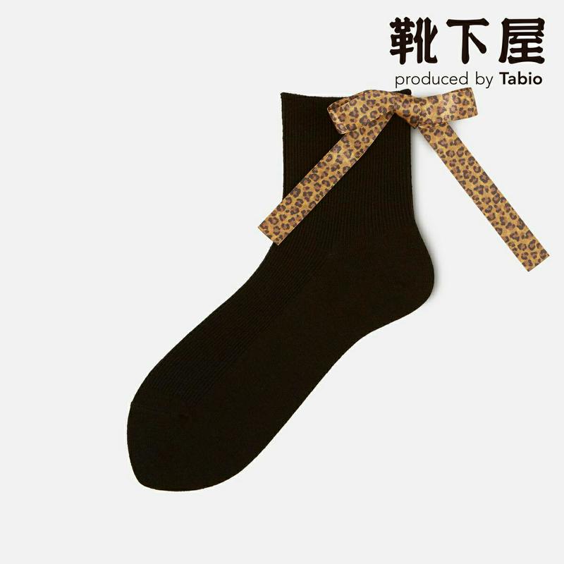 【あす楽】【靴下屋】 ヒョウ柄 リボン付き ショートソックス / 靴下 タビオ Tabio くつ下 ショート レオパード レディ