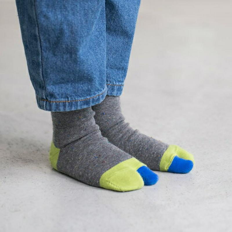 【あす楽】【靴下屋】 キッズネップカラフル足袋ソックス13〜15cm オフホワイト ホワイト 白 / 靴下 タビオ Tabio くつ下 キッズ 子供 子供用靴下 日本製 ¬¬