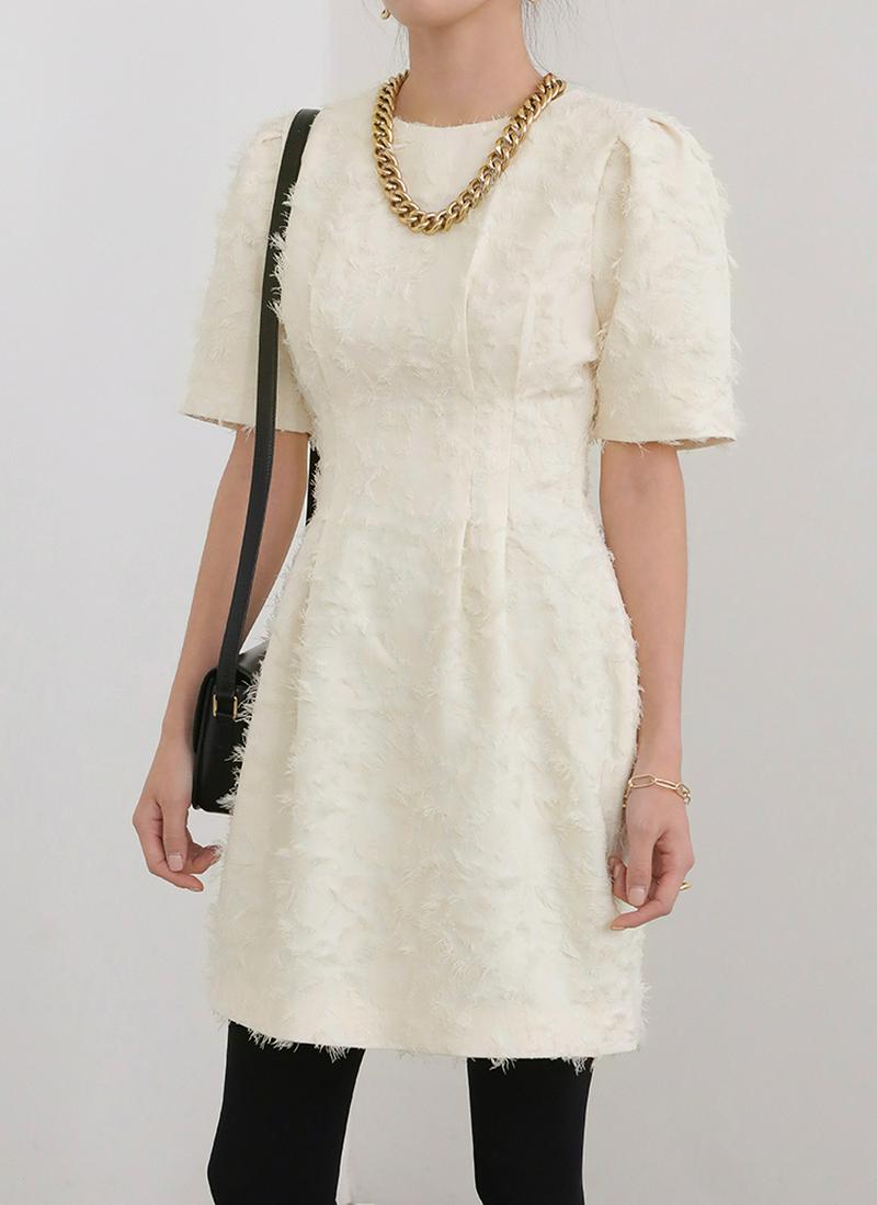 半袖フェザーミニワンピース