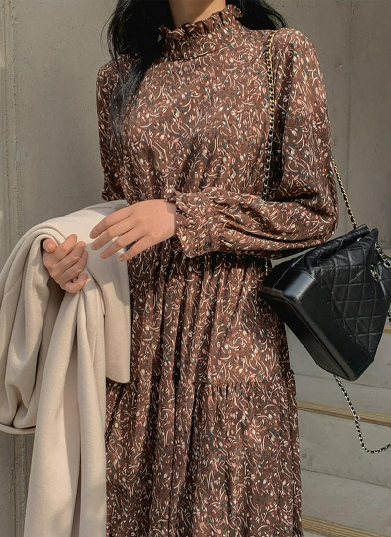 パターンフリルネックワンピース