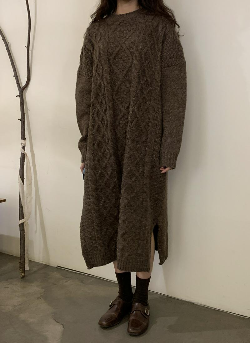 ケーブルニットロングワンピース