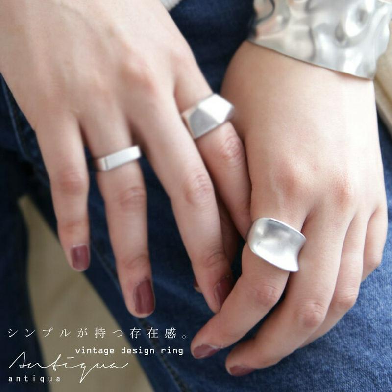 少しの無骨さが、女っぽく華奢見せに。デザインリング・再再販。(10)メール便可