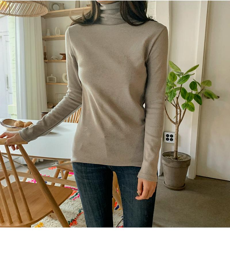 起毛タートルネックTシャツ