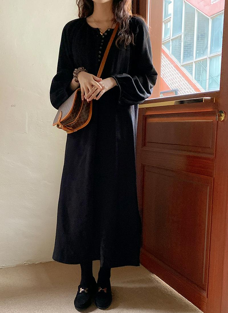 裏起毛ギャザーラウンドネックワンピース