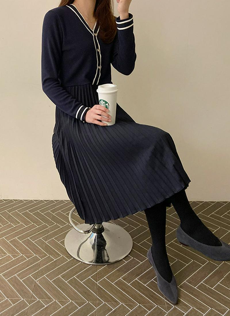 配色Vネックプリーツワンピース