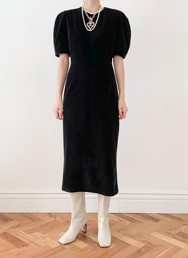 パフスリーブベロアワンピース