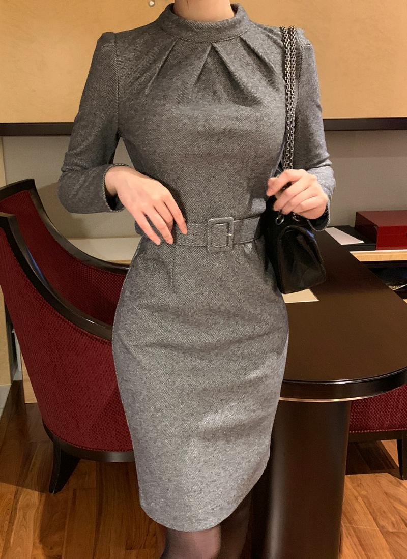 ベルト付ヘリンボーンスリムワンピース