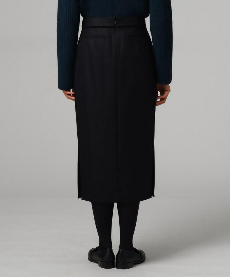 サージタイトスカート