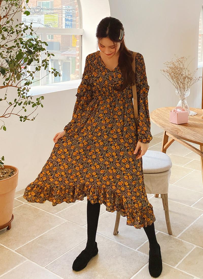 花柄シャーリングVネックワンピース