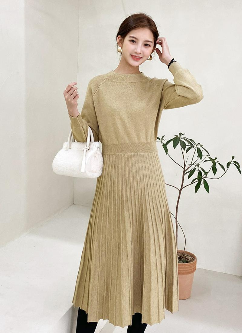 ストラップ付ニットプリーツワンピース・全3色