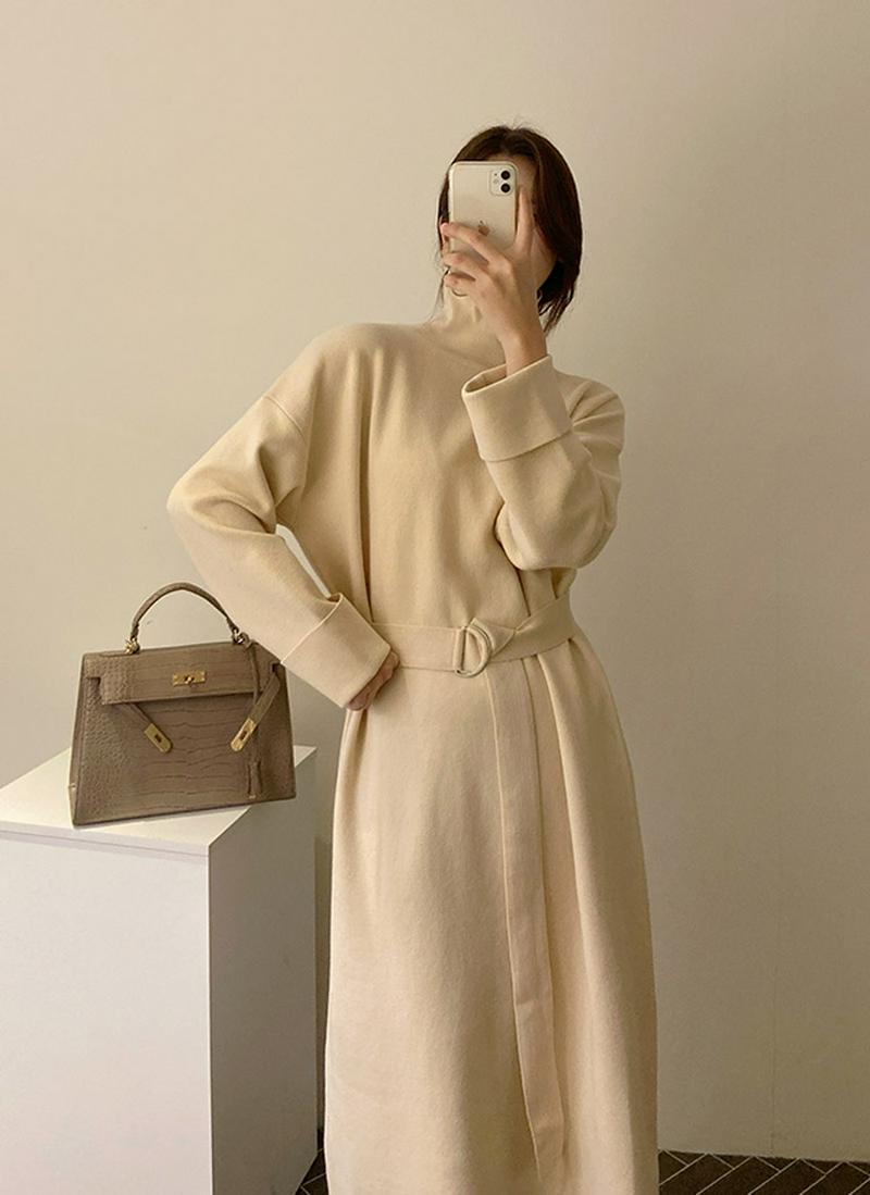 リングベルト付ニットワンピース