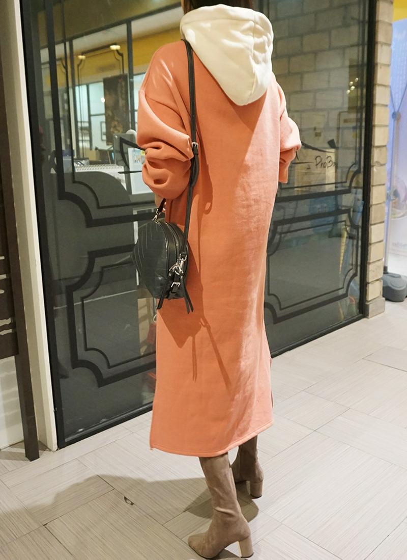 裏起毛レタリング配色フードワンピース