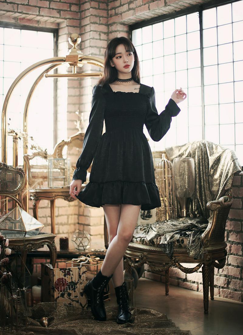 シャーリングスクエアネックワンピース