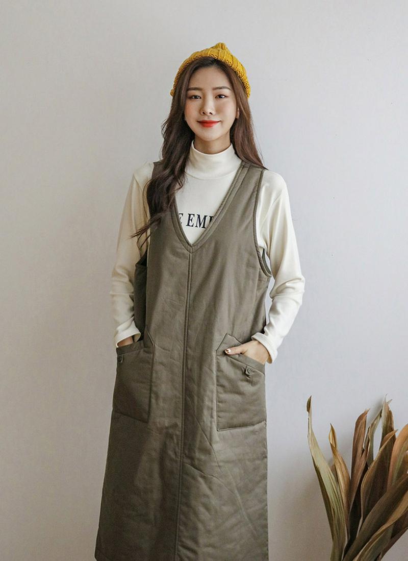 深Vネック中綿ノースリワンピース