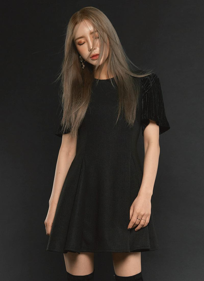 フレアニットミニワンピース