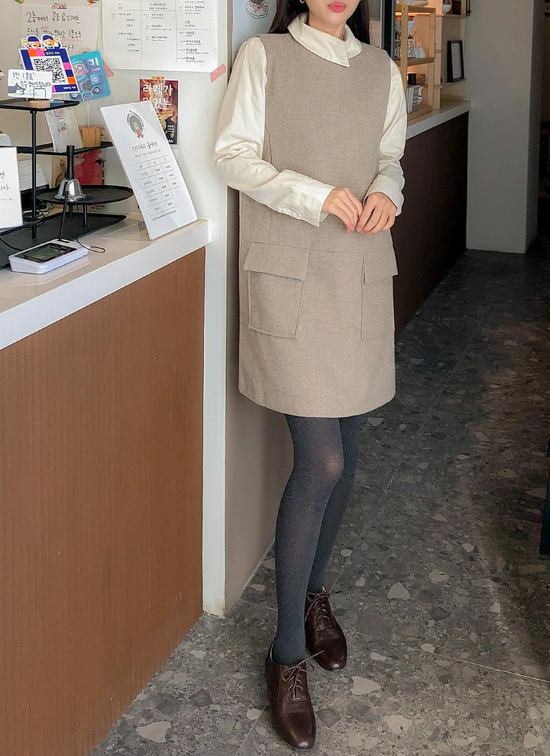 フラップポケットスリーブレスワンピース