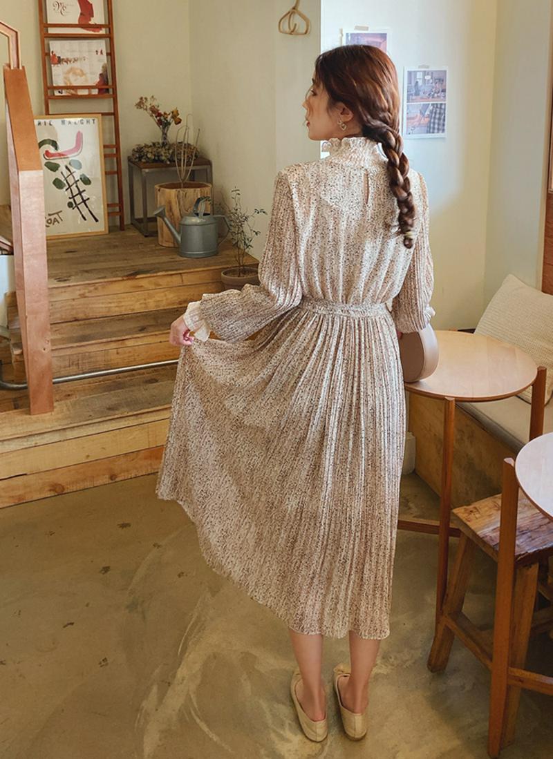 パターンプリーツロングワンピース