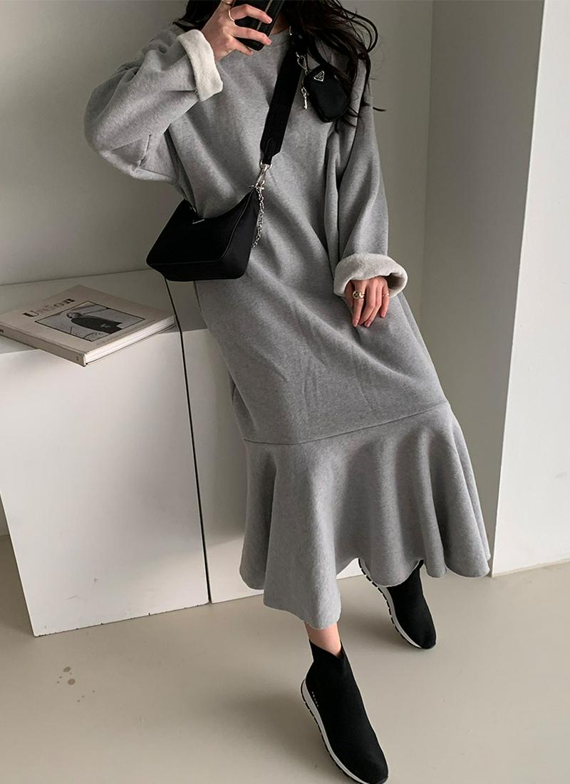 裏起毛フレアヘムロングワンピース