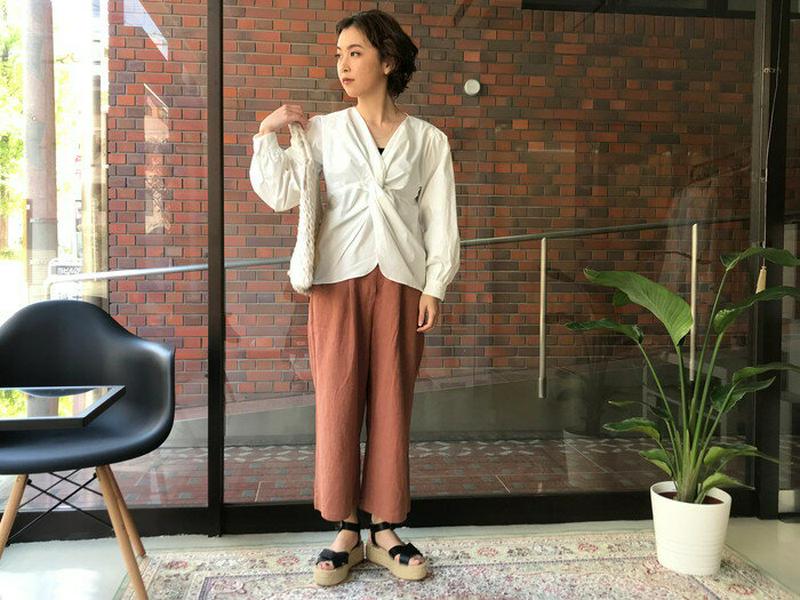 ホワイトデザイントップス T274 【monicaselect】ブラウス　長袖　トップス