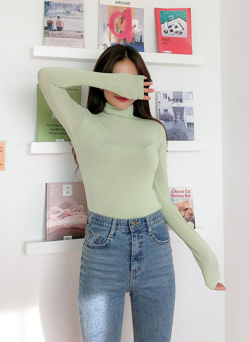 スリムタートルネックTシャツ