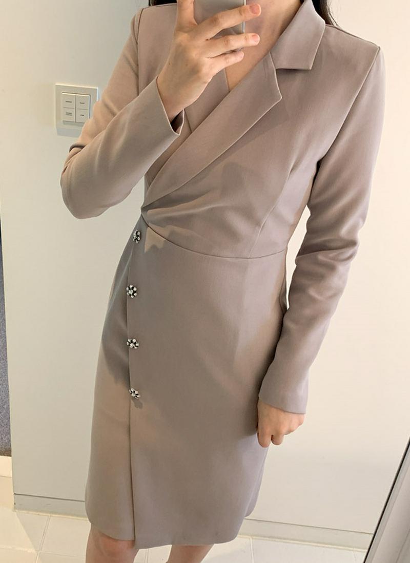 フラワーボタンワンピース