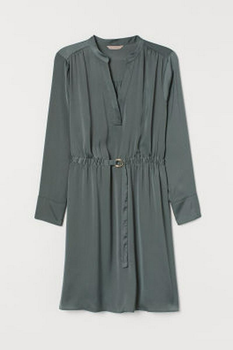 H&M+ Vネックワンピース