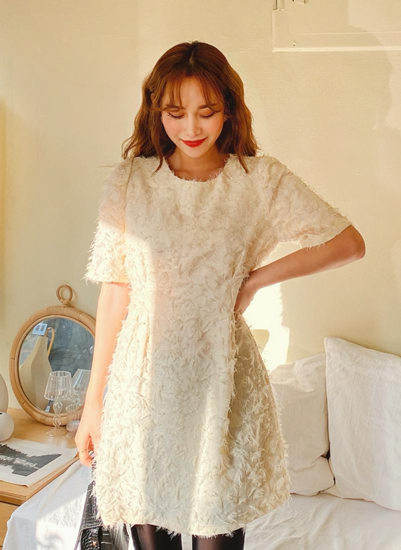 フェザーパターンウエストタックワンピース