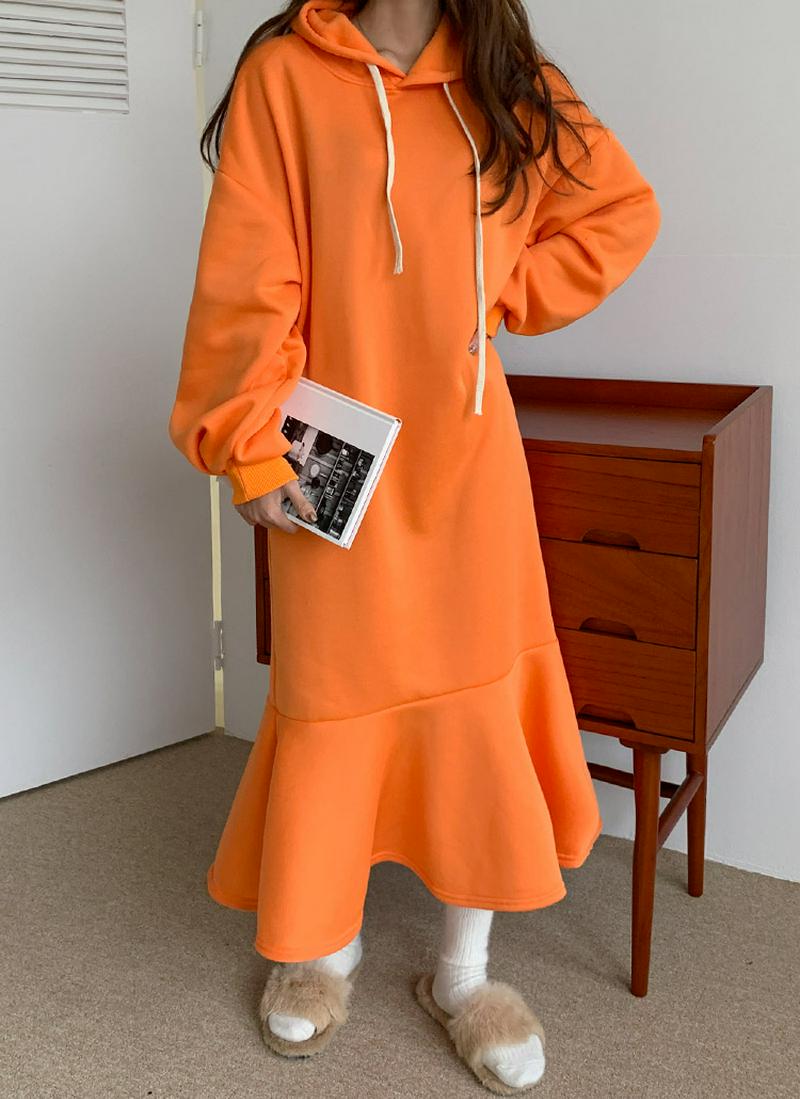 裏起毛フレアヘムフーディワンピース