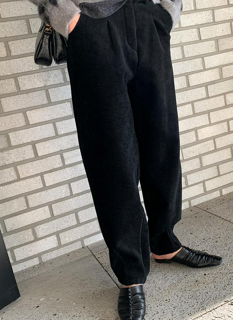 ファー裏地テーパードパンツ