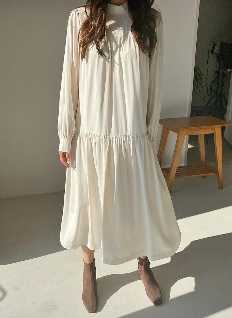 スタンドネックワンピース