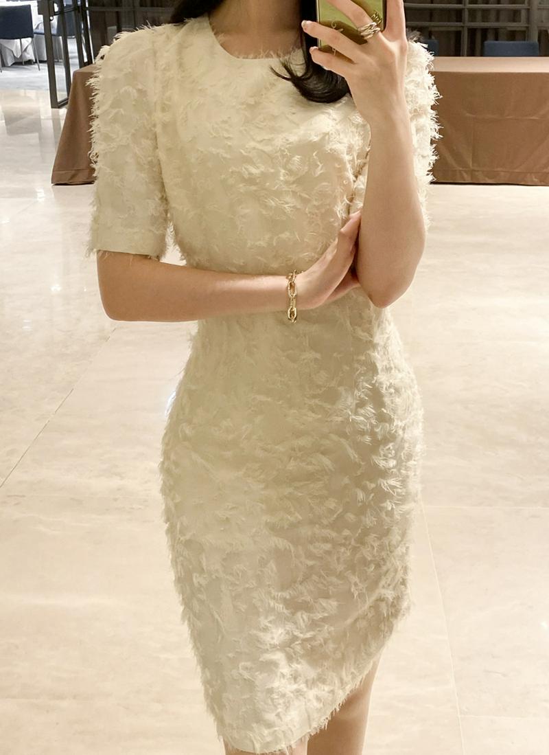 シャギースリムワンピース(アイボリー)