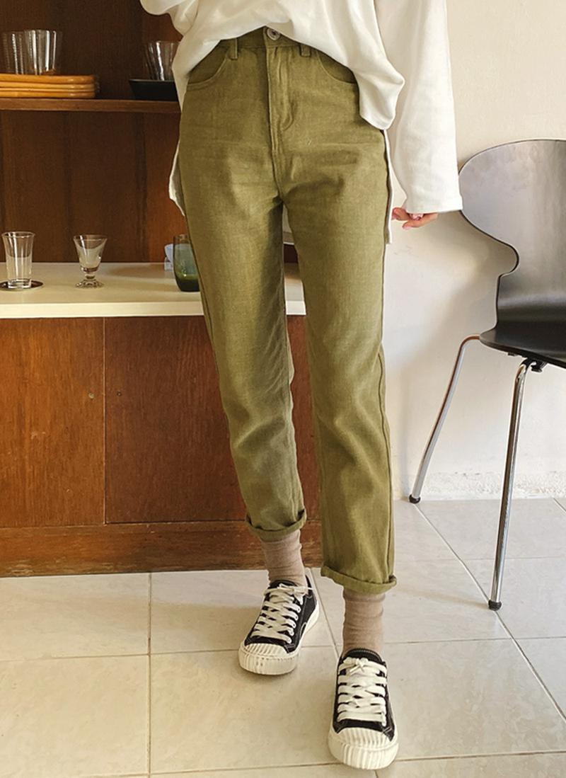ストレートフィットパンツ