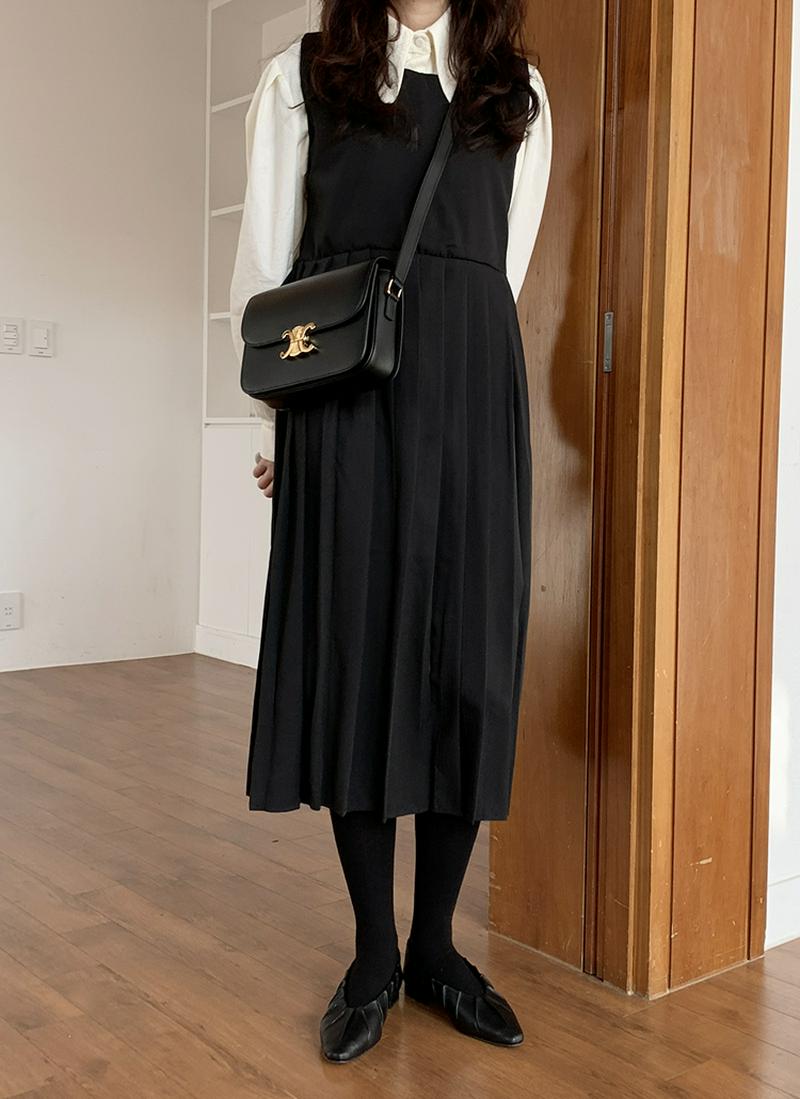 スリーブレスプリーツワンピース