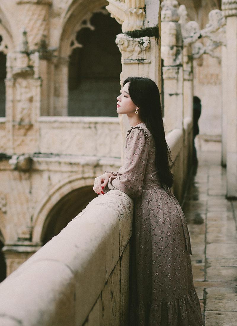 ダイヤモンドネック花柄ワンピース