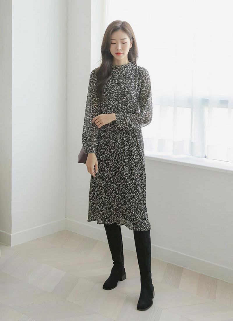 フリルネックフラワーワンピース