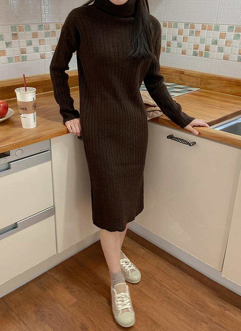リブタートルネックニットワンピース