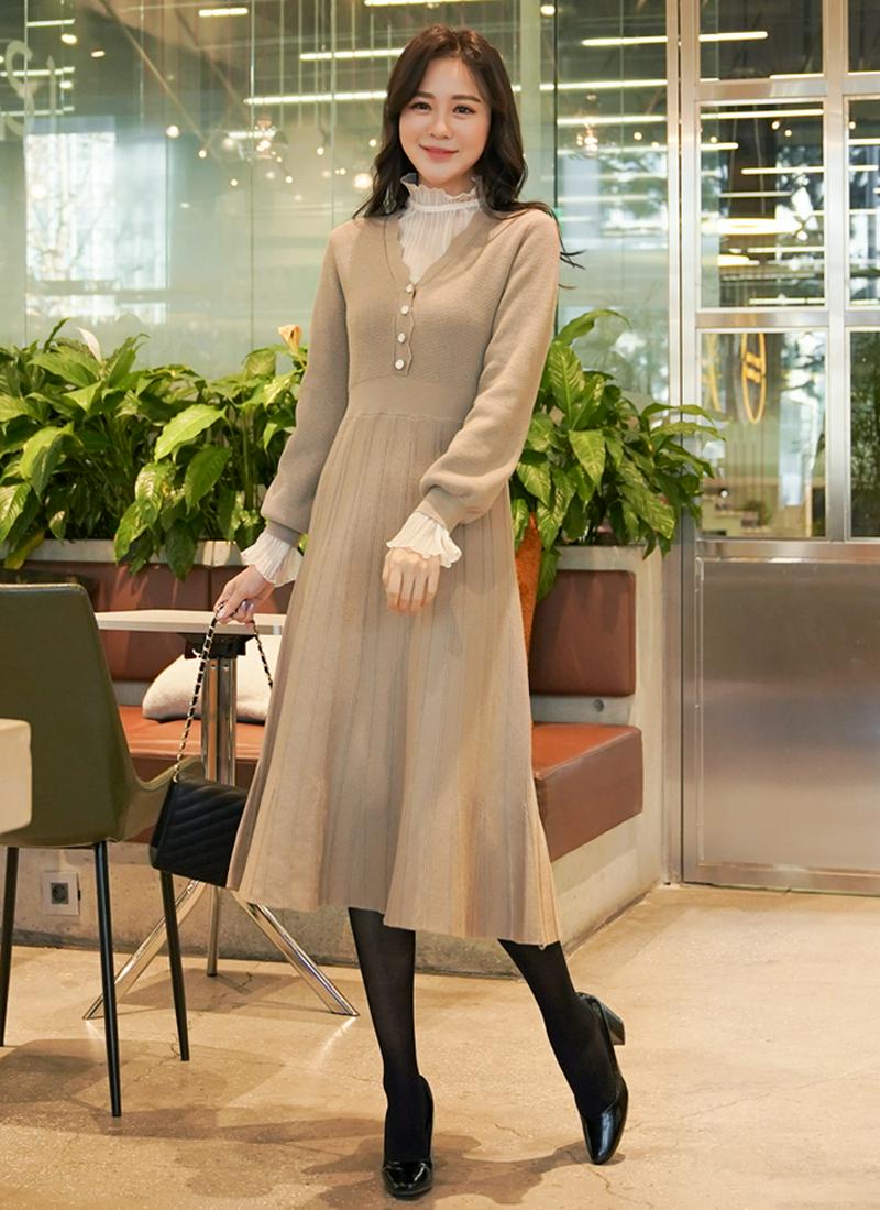 ボタンポイントニットワンピース