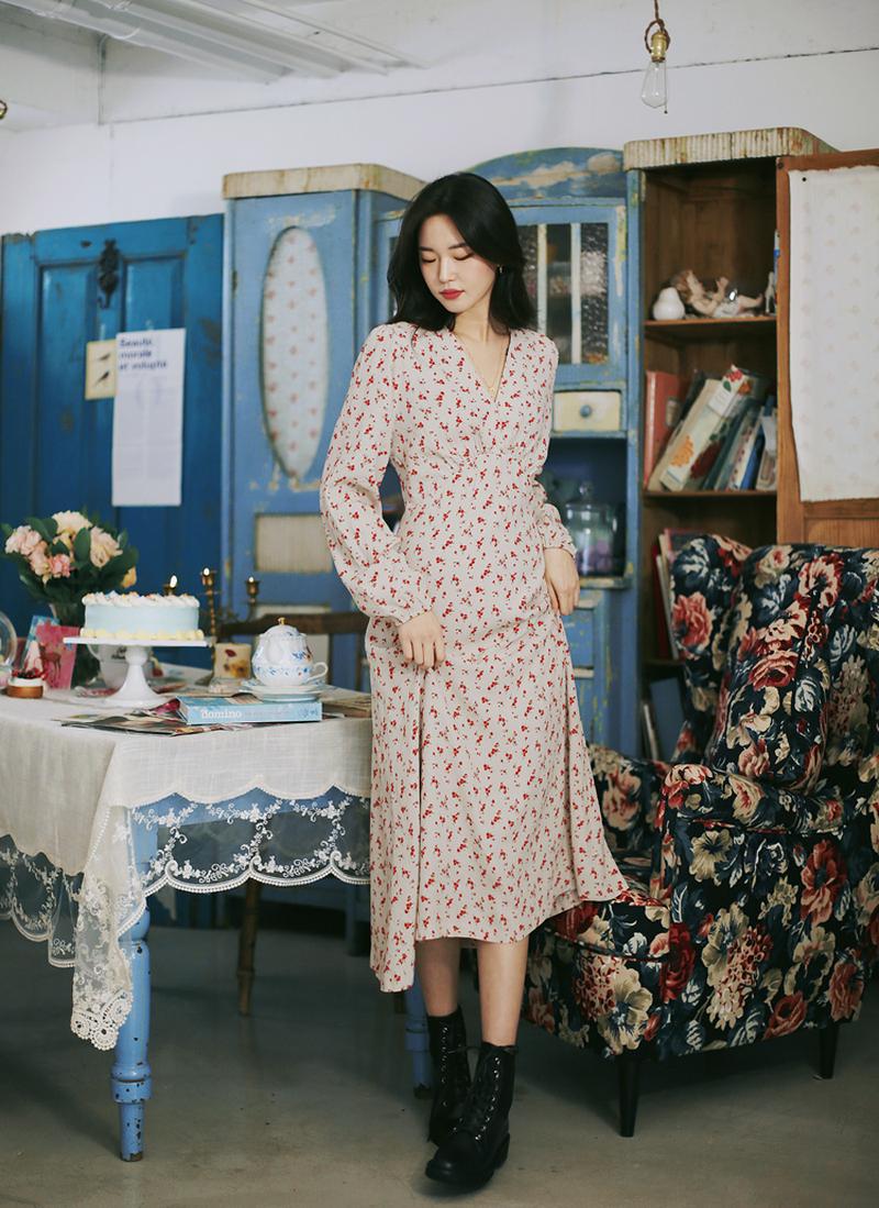 ドットフラワーパターンギャザーワンピース