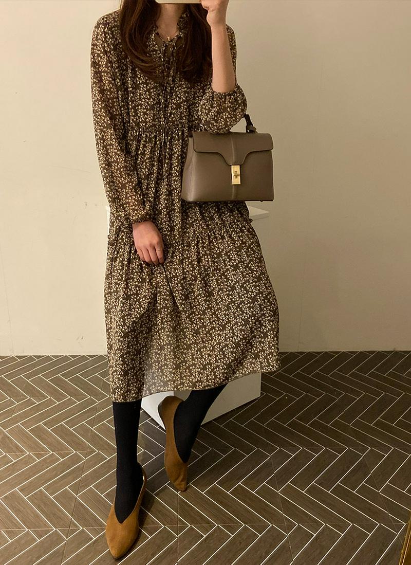 フラワーフリルネックワンピース