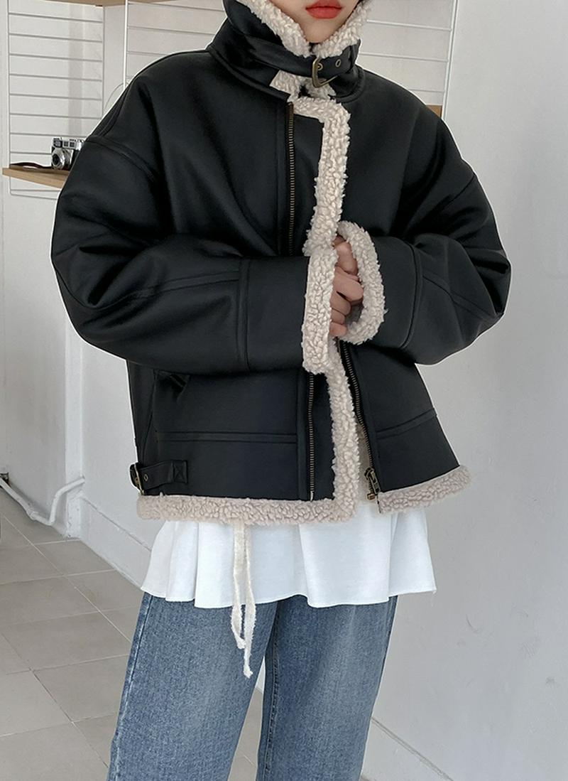 オーバーフィット裏ボアジャケット