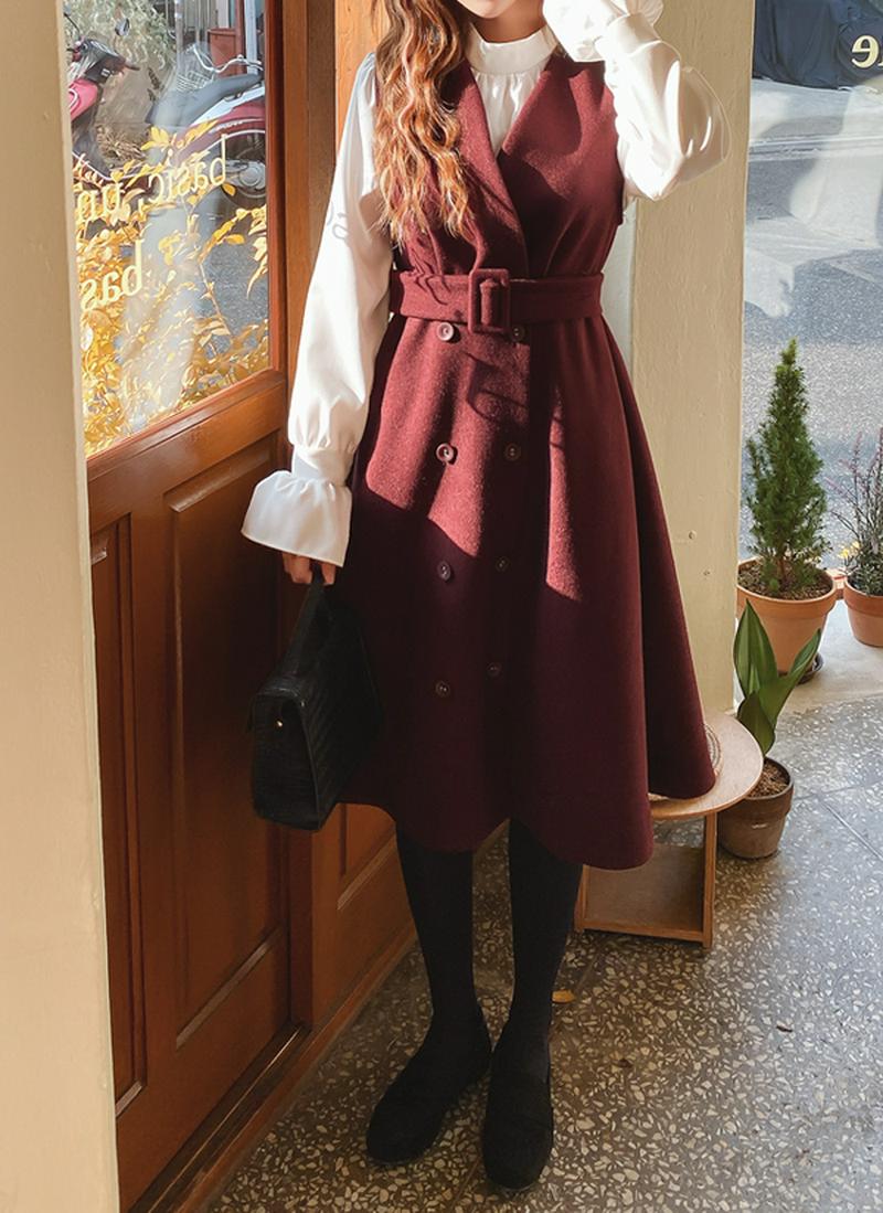 スリーブレスダブルボタンウールワンピース